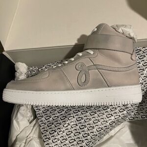 High-Top Sneakers in Light Gray